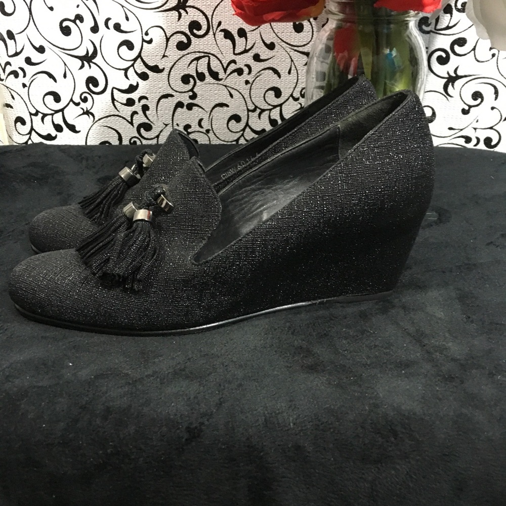 Stuart Weitzman Black Closed Round Toe Wedges